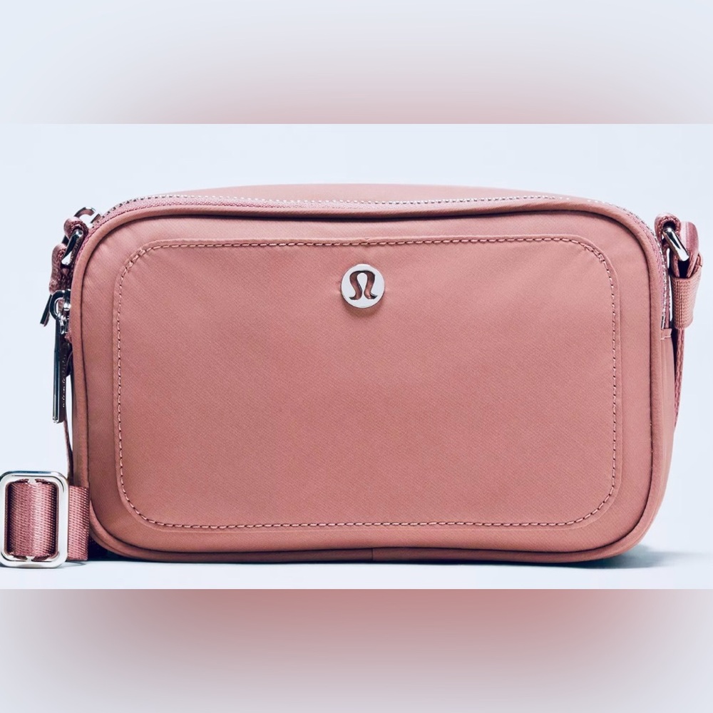 Lululemon Crossbody Camera Bag 2L Pink Pastel